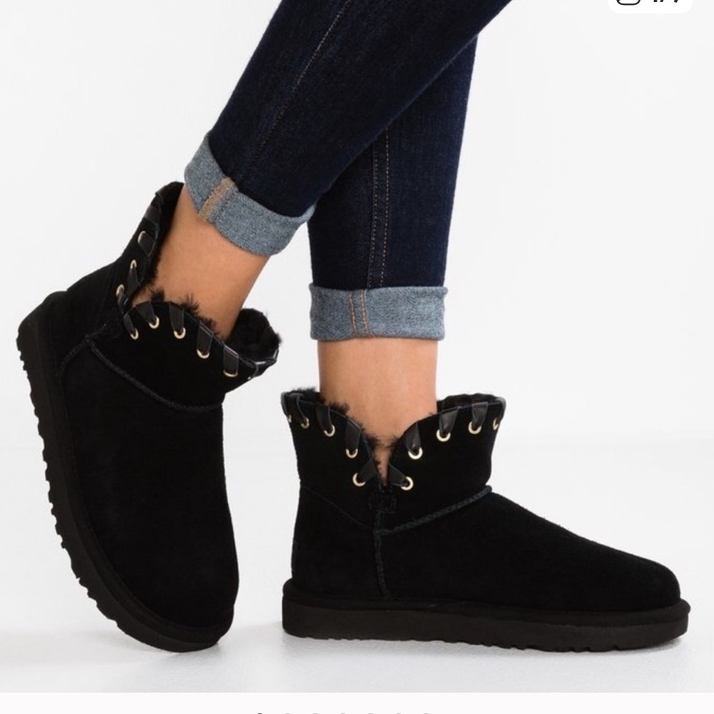 UGG AIDAH MINI  BLACK. Sz 7